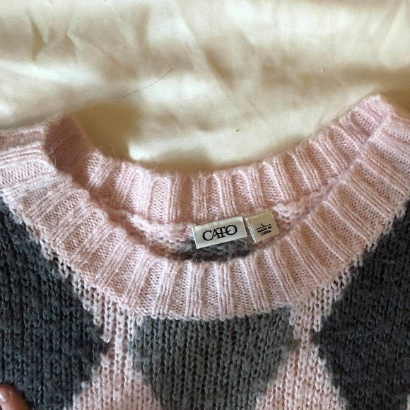 Pink Sweater - Picture 5 of 6